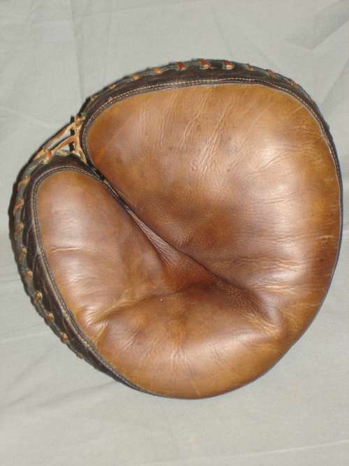 Simmons American Catchers Mitt Front